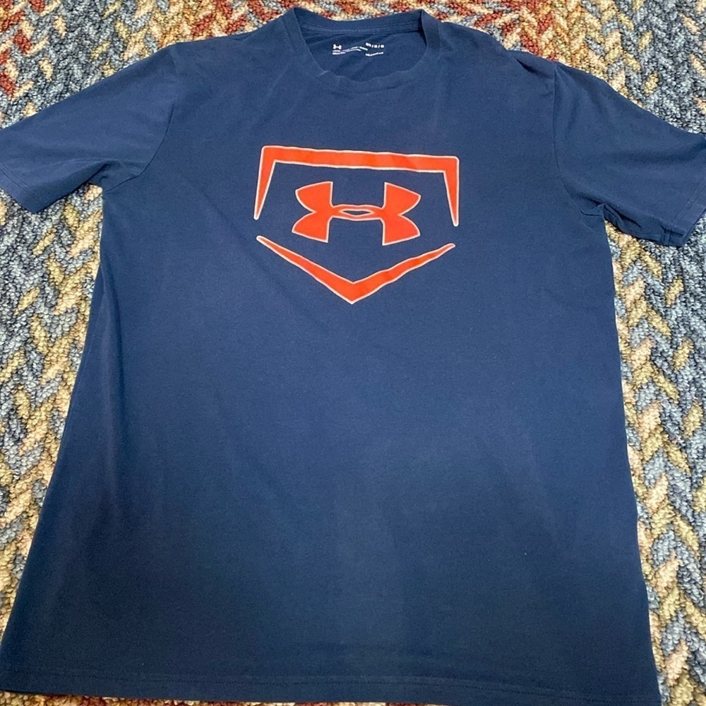Under Armour Size Medium Navy Blue T-shirt Activewear Casual Lifestyle